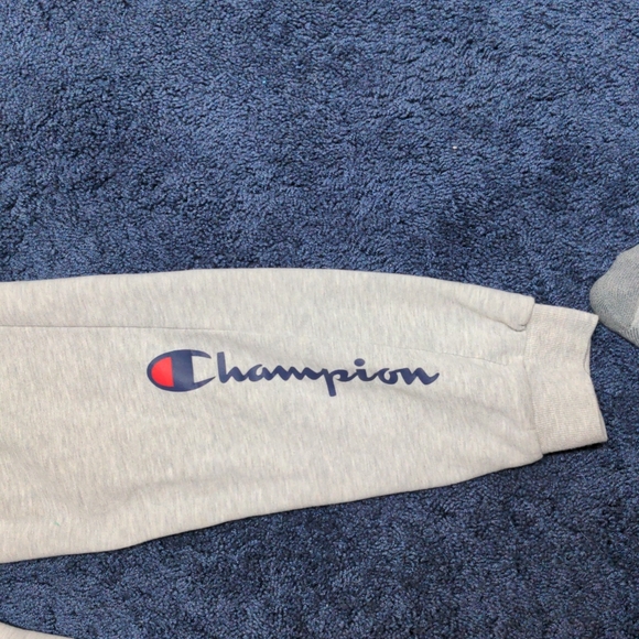 Champion joggers - Picture 2 of 3